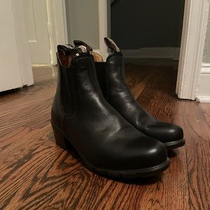 Blundstone heeled boot black leather